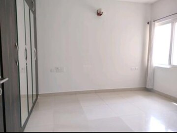 Room in 2 BHK Apartment at Shriram Luxor, Hennur Road – for Rent