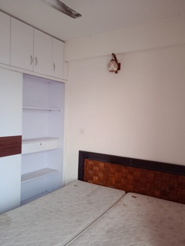 Room in 2 BHK Apartment at Signature Global Grand Iva, Sector 103 – for Rent
