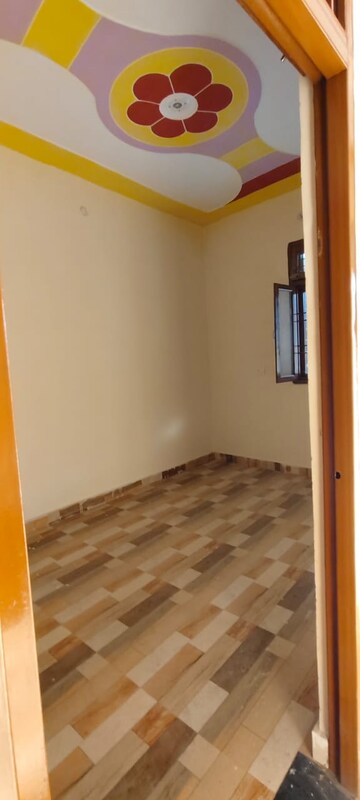 Room in 2 BHK Independent House at Deva Road – for Sale