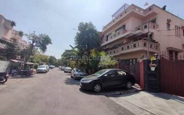 Plot For Sale in Sector 44