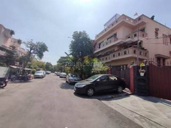 Plot For Sale in Noida Authority Plots