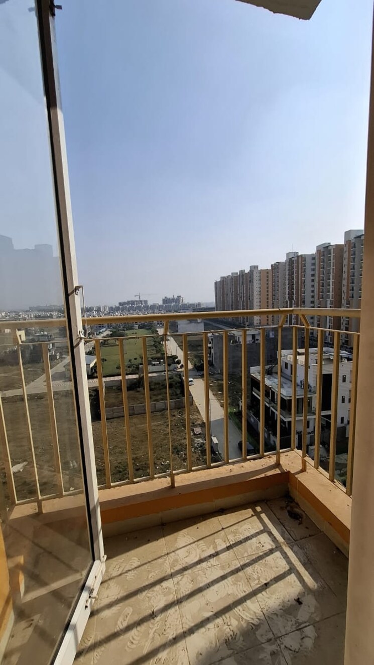 Balcony, wave-dream-homes 2 Bedroom 840 Sq.Ft. Apartment In Wave City Ghaziabad 8925199