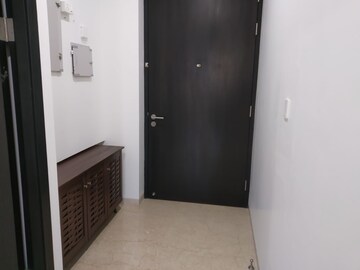 Room in 3 BHK Apartment at Oberoi Realty Esquire, Goregaon East – for Sale