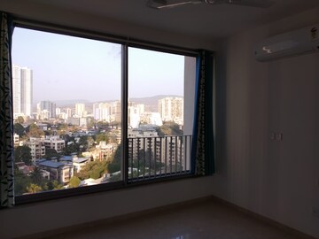 Room in 3 BHK Apartment at Oberoi Realty Esquire, Goregaon East – for Sale