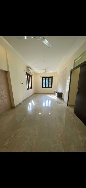 3 BHK Apartment For Rent in Mahavir Heights, Kemps Corner