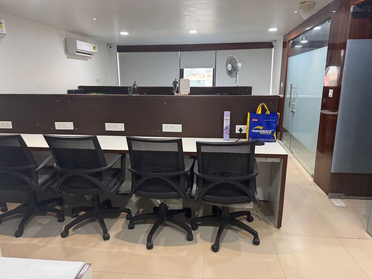 Team Area, ambli road Commercial Office Space 1219 Sq.Ft. In Ambli Road Ahmedabad 8925202
