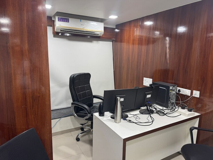Team Area, ambli road Commercial Office Space 1219 Sq.Ft. In Ambli Road Ahmedabad 8925202