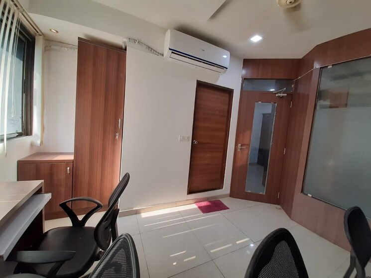 Team Area, ambli road Commercial Office Space 1219 Sq.Ft. In Ambli Road Ahmedabad 8925202