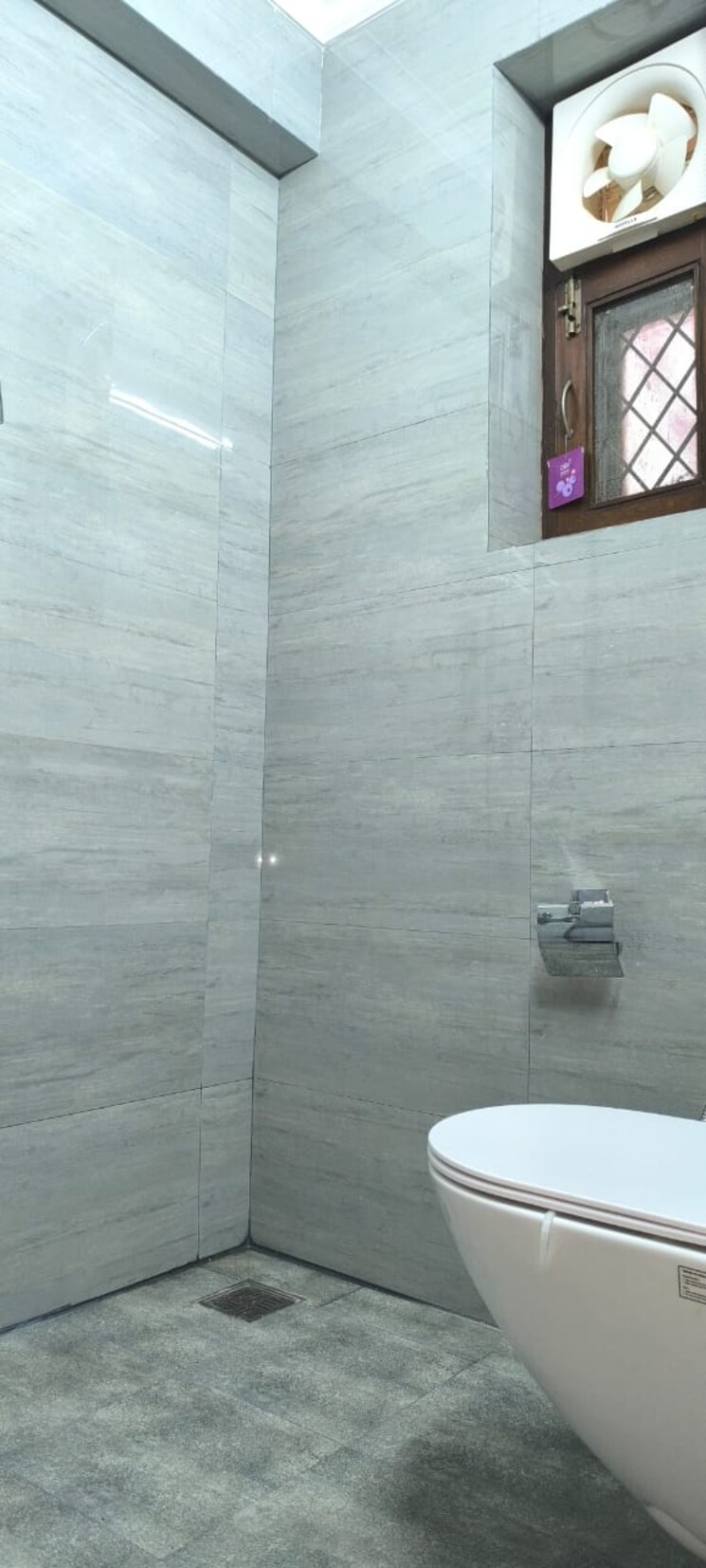 Bathroom, vasant kunj 3 Bedroom 1150 Sq.Ft. Apartment In Vasant Kunj Delhi 8925259