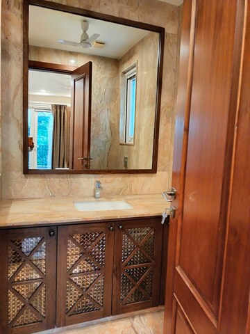 Furnished Amenities in 4 BHK Apartment at Hauz Khas Enclave – for Rent