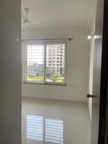 Room in 2 BHK Apartment at Purva Palm Beach, Hennur Road – for Rent