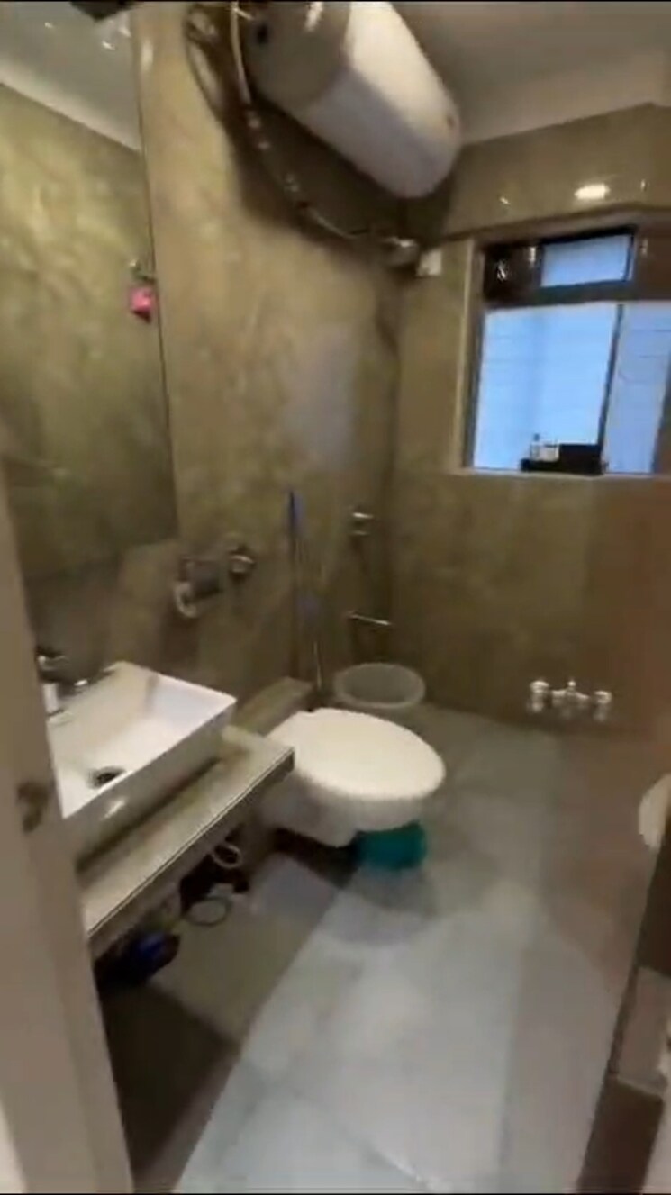 Bathroom, andheri-chs 2 Bedroom 900 Sq.Ft. Apartment In Andheri West Mumbai 8925263