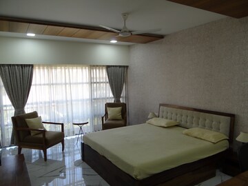 Bedroom in 4 BHK Villa at Shela – for Rent