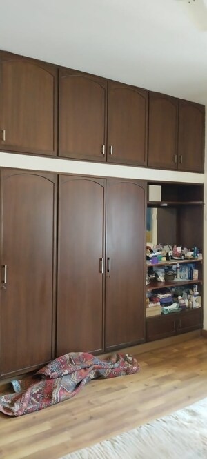 Furnished Amenities in 3 BHK Apartment at Belvedere Court, Frazer Town – for Sale