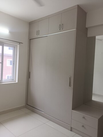 Room in 3 BHK Apartment at Manikonda – for Rent