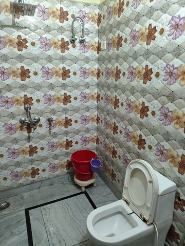 Bathroom in 2 BHK Builder Floor at SS Mayfield Gardens, Sector 51 – for Rent