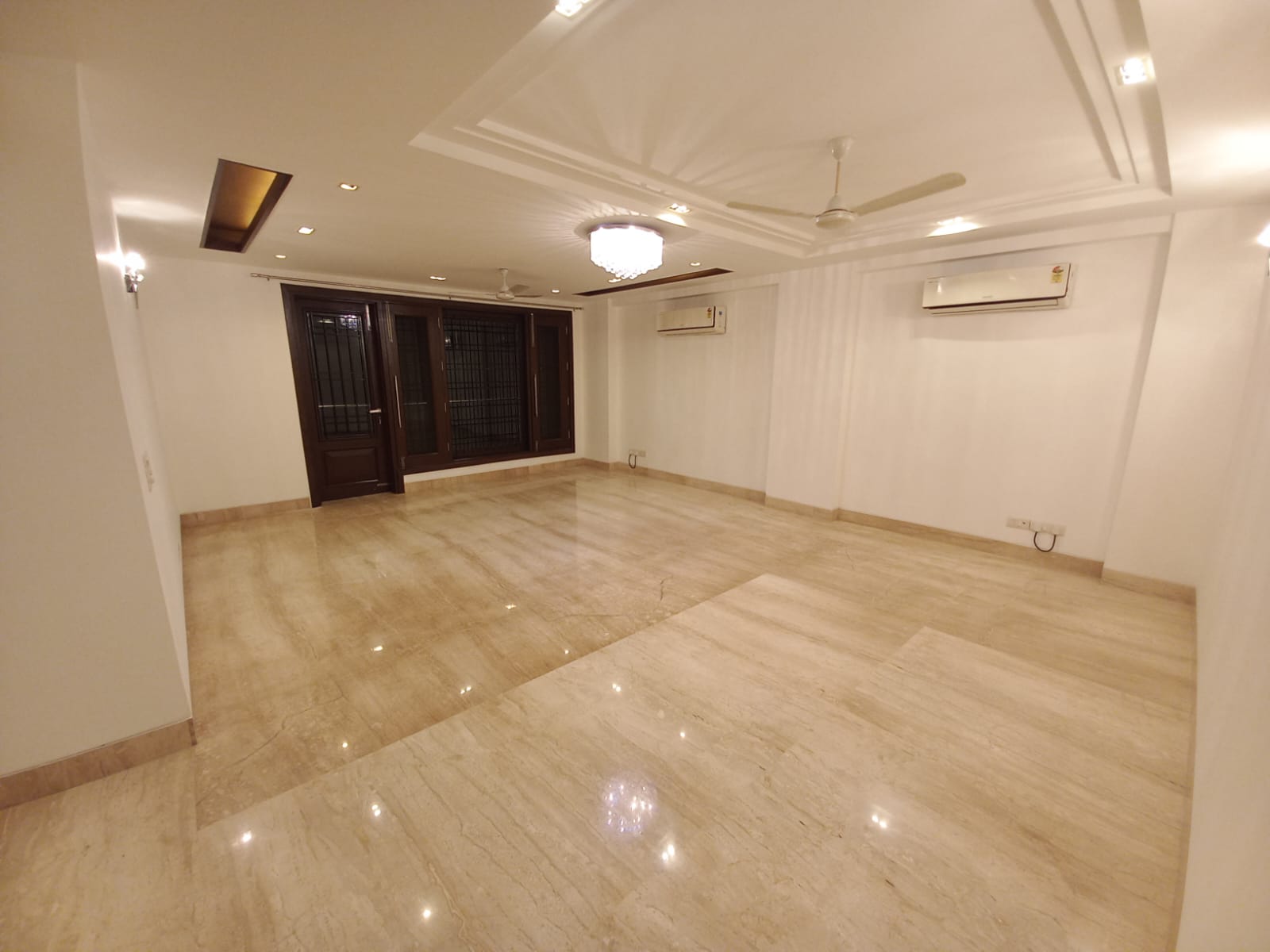 4 BHK + Pooja Room,Servant Room,Study Room,Extra Room Apartment For Rent in Veera Safdarjung Enclave