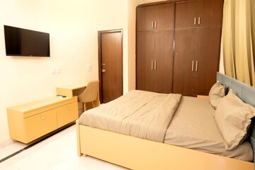 Bedroom in 3 BHK Villa at RWA Residential Society Sector 46, Sector 46 – for Rent