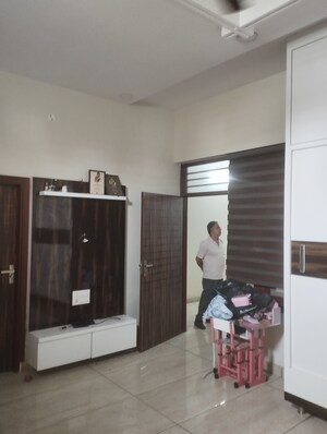 Room in 4 BHK Independent House at Housing Board Colony – for Sale