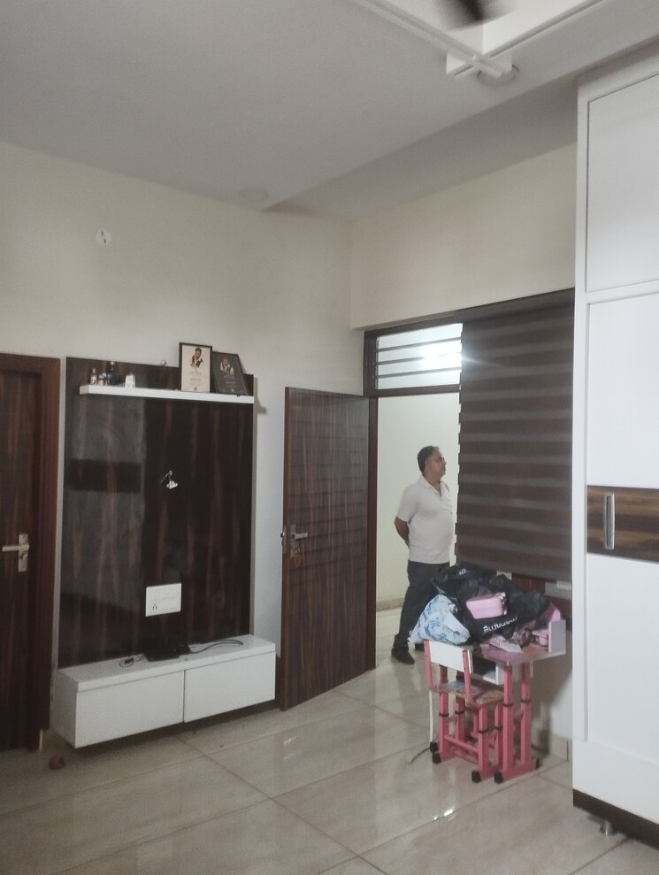 Room, housing board colony 4 Bedroom 112 Sq.Yd. Independent House In Housing Board Colony Sonipat 8925398