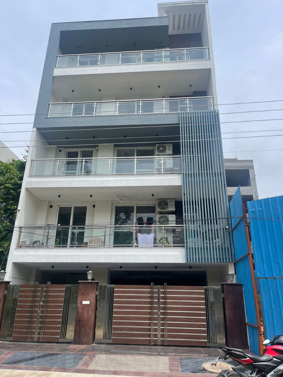 3 BHK + Pooja Room,Servant Room Builder Floor For Sale in DLF Phase I