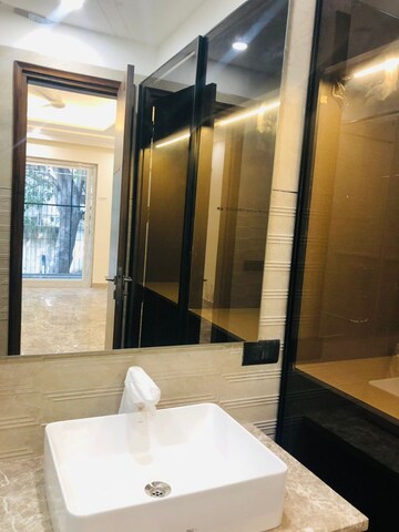 Bathroom in 3 BHK Builder Floor at Dlf Phase I – for Sale