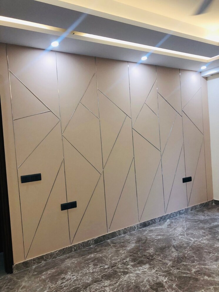 Room, dlf phase i 3 Bedroom 200 Sq.Yd. Builder Floor In Dlf Phase I Gurgaon 8925370