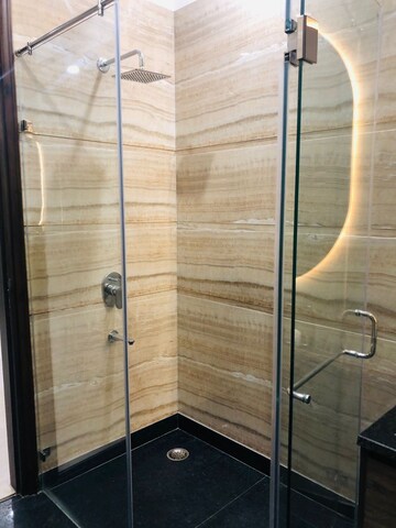 Furnished Amenities in 3 BHK Builder Floor at Dlf Phase I – for Sale