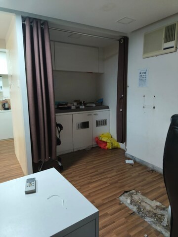 Master Bedroom in 2 BHK Builder Floor at Vile Parle West – for Rent