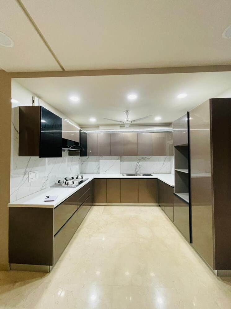 Kitchen, dlf phase i 3 Bedroom 200 Sq.Ft. Builder Floor In Dlf Phase I Gurgaon 8925401