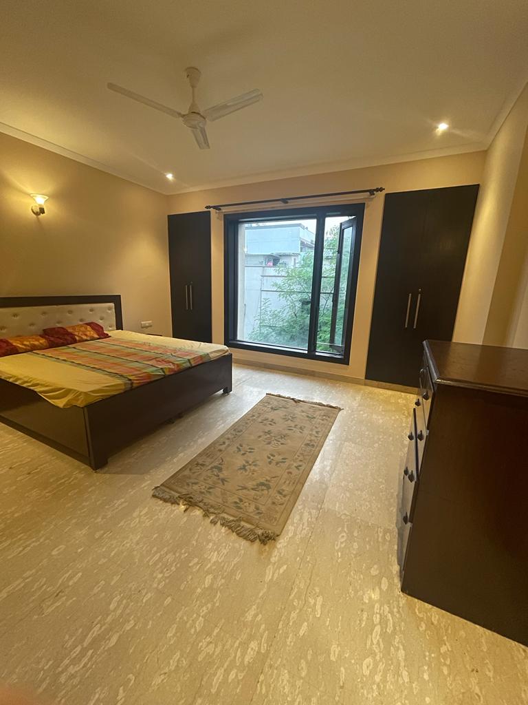 4 BHK + Pooja Room,Servant Room,Study Room,Extra Room Apartment For Rent in C-3/ Block Vasant Vihar 