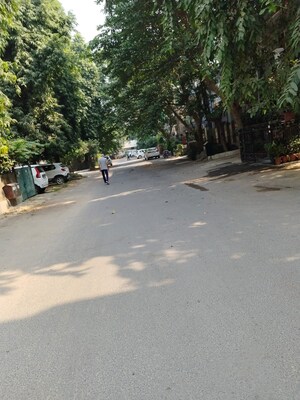 Parking in 3 BHK Builder Floor at Palam Vihar – for Sale