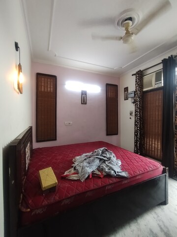 Furnished Amenities in 3 BHK Builder Floor at Surya CGHS, Sector 43 – for Rent