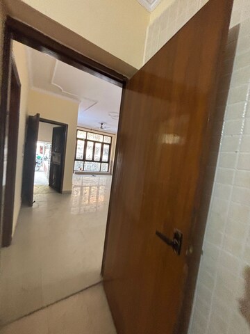 Room in 4 BHK Builder Floor at Ardee City, Sector 52 – for Sale