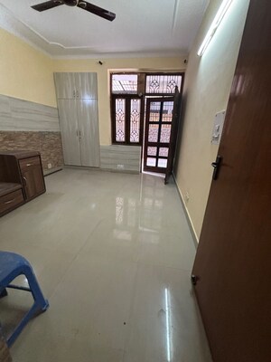 Building Lobby in 4 BHK Builder Floor at Ardee City, Sector 52 – for Sale
