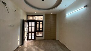 Room in 3 BHK Builder Floor at Palam Vihar – for Sale