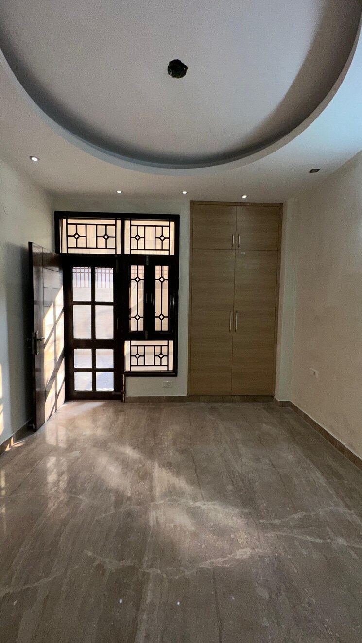 Room, palam vihar 3 Bedroom 250 Sq.Yd. Builder Floor In Palam Vihar Gurgaon 8925492