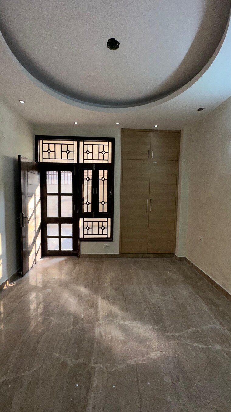 Room, palam vihar 3 Bedroom 250 Sq.Yd. Builder Floor In Palam Vihar Gurgaon 8925492