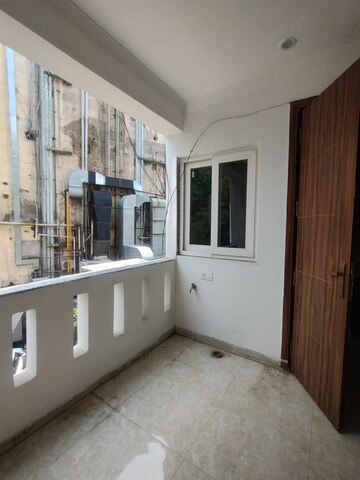  3 BHK Apartment at Sushant Lok I – for Rent