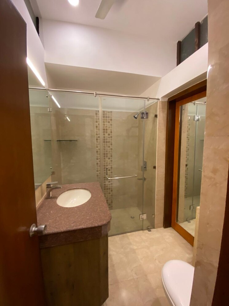 Bathroom, safdarjung development area 4 Bedroom 4500 Sq.Ft. Apartment In Safdarjung Development Area Delhi 8925534