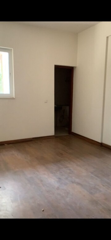 Room in 3.5 BHK Apartment at Puri Anand Villas Phase II, Sector 81 – for Rent