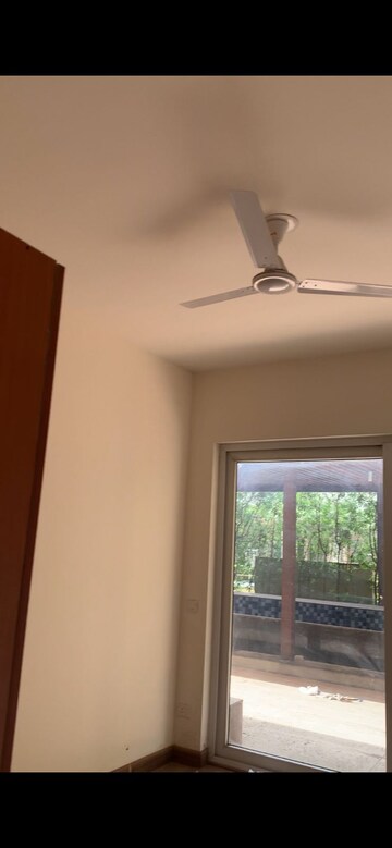 Furnished Amenities in 3.5 BHK Apartment at Puri Anand Villas Phase II, Sector 81 – for Rent