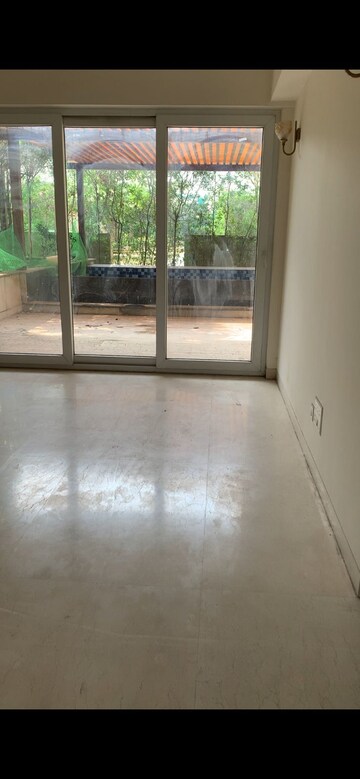 Room in 3.5 BHK Apartment at Puri Anand Villas Phase II, Sector 81 – for Rent