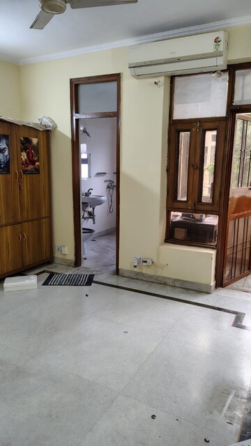 Living Room in 3 BHK Apartment at Huda CGHS, Sector 56 – for Rent
