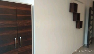Room in 4 BHK Apartment at Abhinandan CGHS, Sector 51 – for Rent