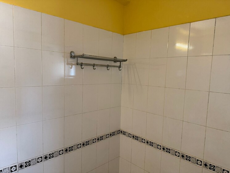 Bathroom, abhinandan-cghs 4 Bedroom 2450 Sq.Ft. Apartment In Sector 51 Gurgaon 8925639