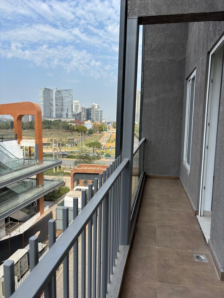 Balcony, smart-world-orchard 3 Bedroom 1630 Sq.Ft. Apartment In Sector 61 Gurgaon 8925631