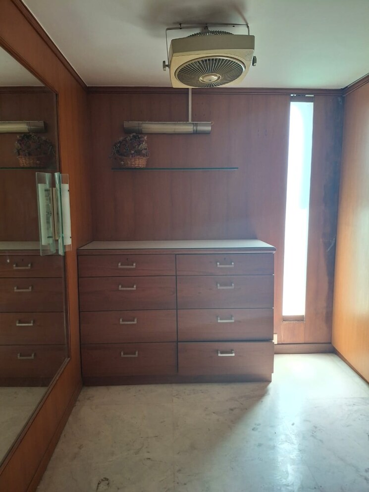 Room, prahlad nagar 4 Bedroom 500 Sq.Yd. Villa In Prahlad Nagar Ahmedabad 8925550