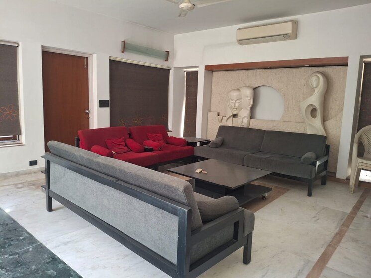 Living Room, prahlad nagar 4 Bedroom 500 Sq.Yd. Villa In Prahlad Nagar Ahmedabad 8925550