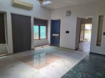 Room in 4 BHK Villa at Prahlad Nagar – for Sale